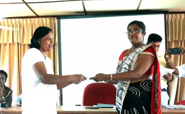 කාර්යාල තර﻿ඟ ත්‍යාග ප්‍රදානය 2019